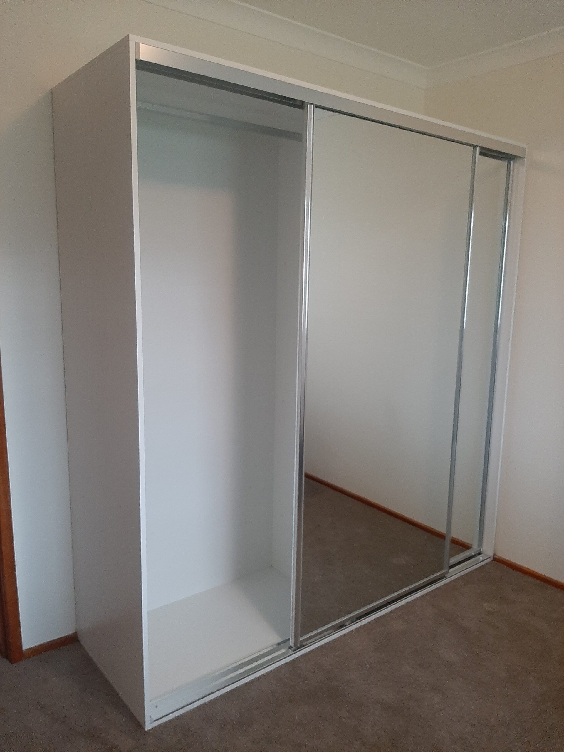 built-in robe with sliding doors